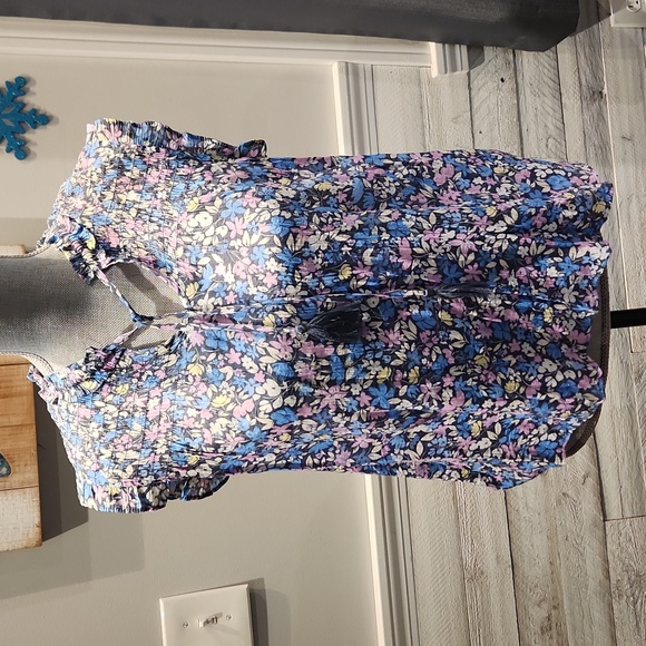 Nanette Lepore Tops - EUC Nanette Women's sz S Floral Blouse